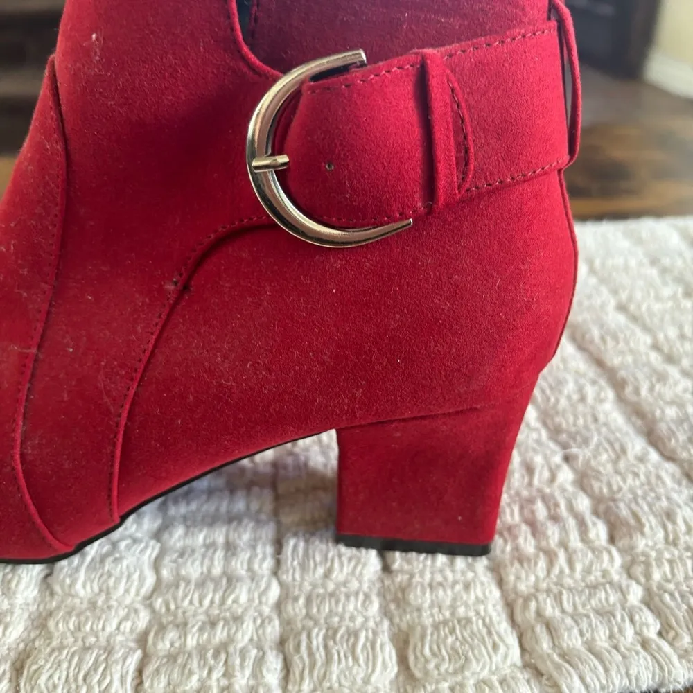 Jaclyn Smith Women's Dulce Fashion Bootie - Red Size 10 - Image 3
