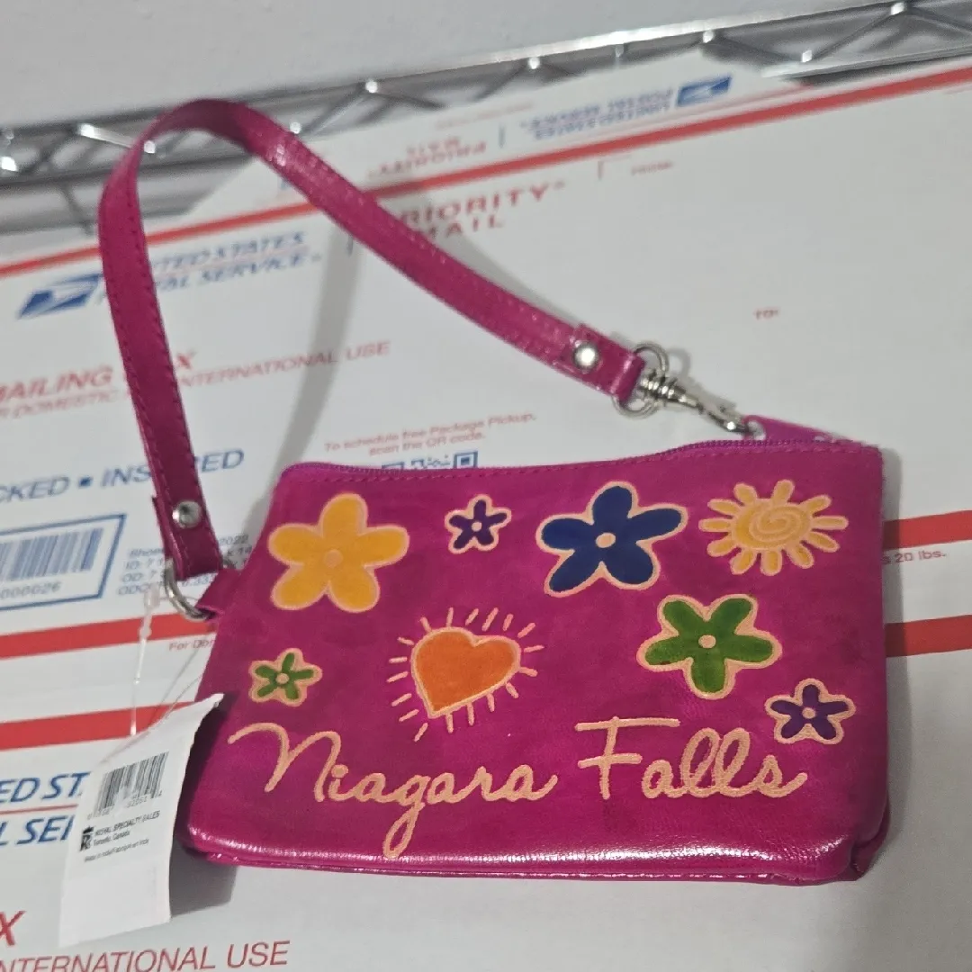 🆕️Pink Niagara Falls Leather Wristlet Pink - Image 2