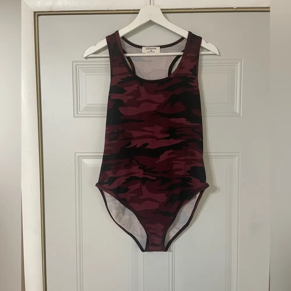 NEW Zenana Camouflage Racerback Bodysuit size XL - Image 2