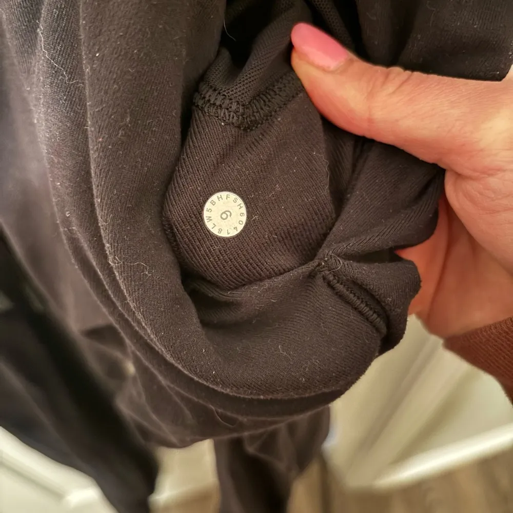 Lululemon On Track Jogger
Black size 6 - Image 3