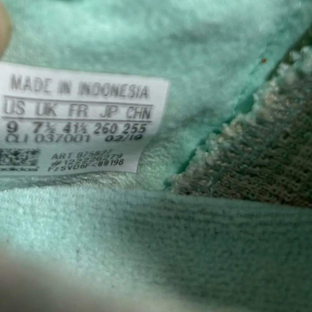 Adidas PureBoost Go Running Shoes Boost Green White Sneaker Size 9 - Image 10