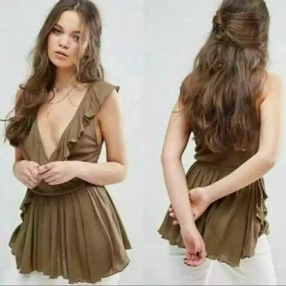 𝅺Free People Women’s Float Away Asymmetrical Ruffle Tank Size Small - Image 4