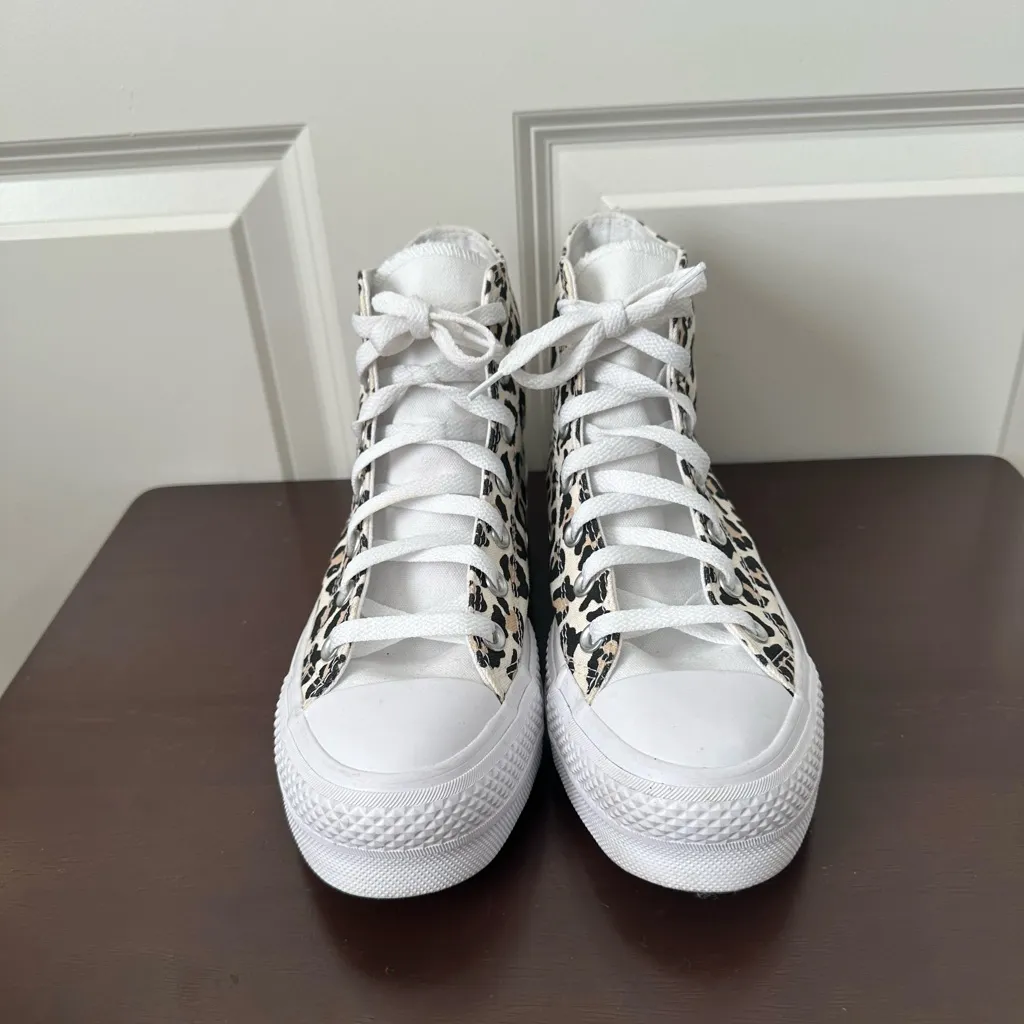 Converse Chuck Taylor All Star Platform High Top Leopard Size 7.5 Tan - Image 3