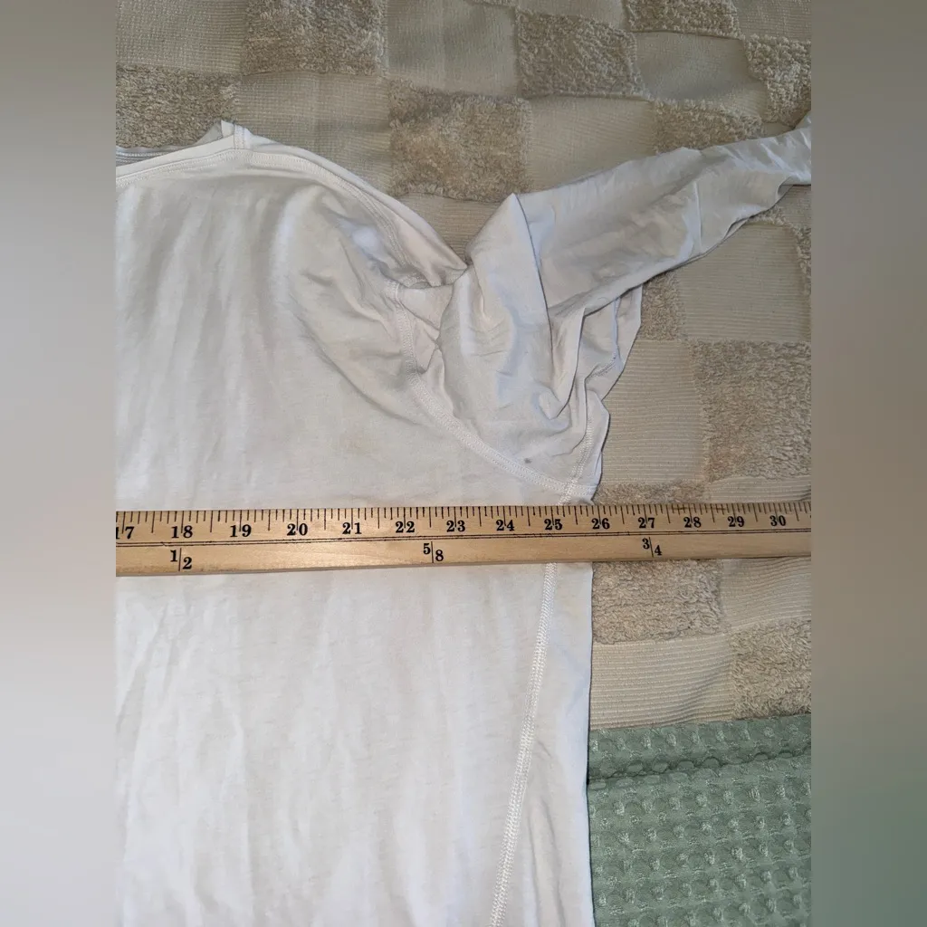 Lululemon Back in Action Long Sleeve Top White - Image 2