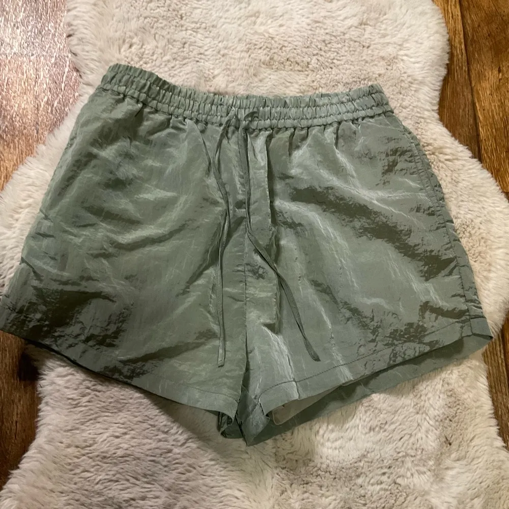Open Edit  Shorts Women's Medium Relaxed Pull‎ On Green Drawstring Waist - Image 2