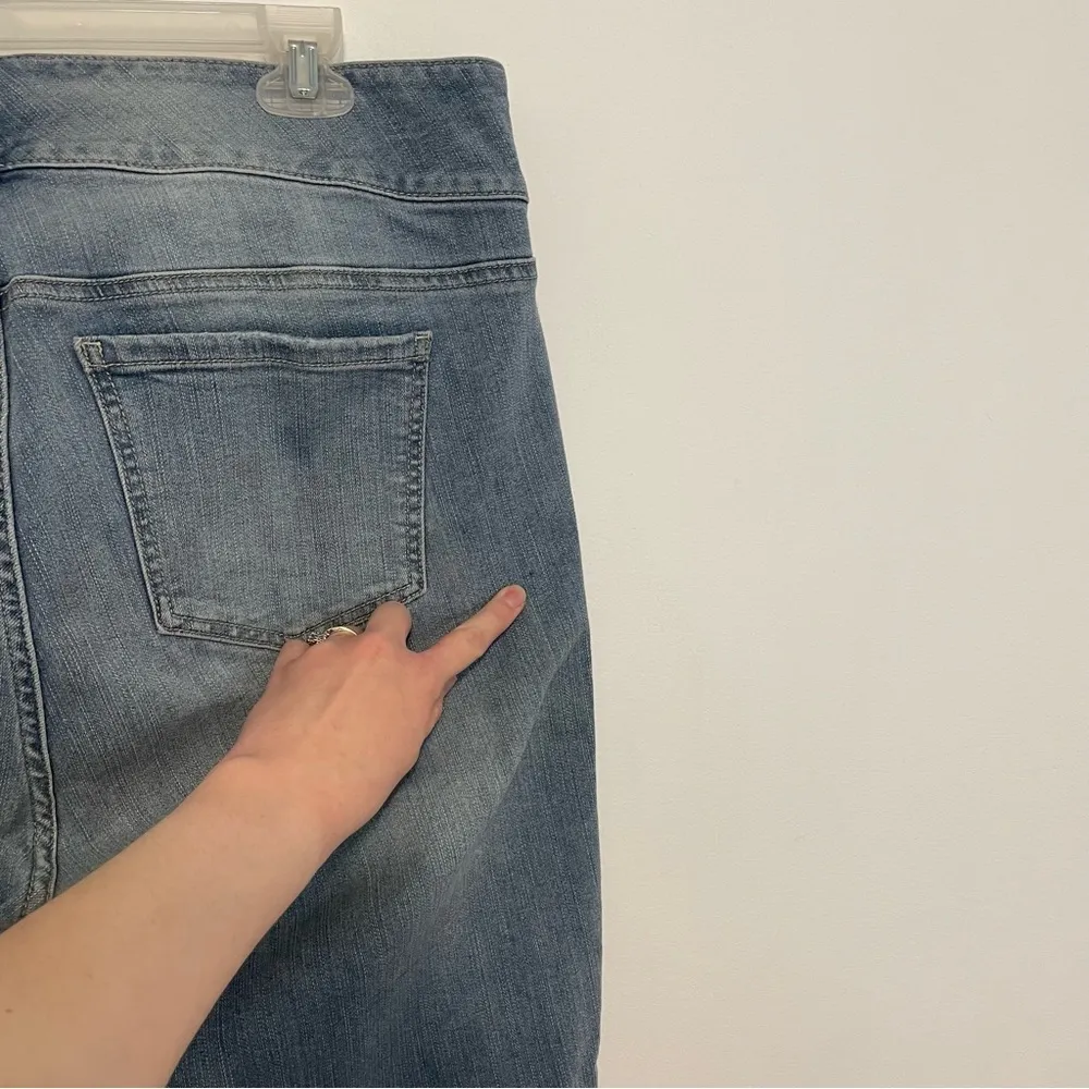 TORRID Plus Size Crop Jegging Premium Stretch Light Wash Ripped Cropped Ankle 20 - Image 14