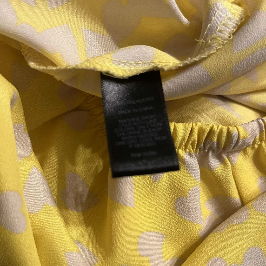 Express XS Yellow and Cream Heart Pattern Batwing Blouse - Image 5