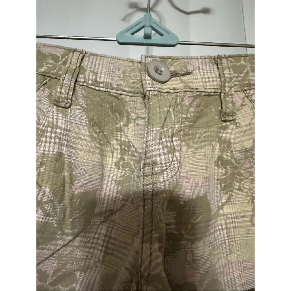 NOBO No Boundaries olive with some blush pink floral detailing cuffed shorts - Image 3