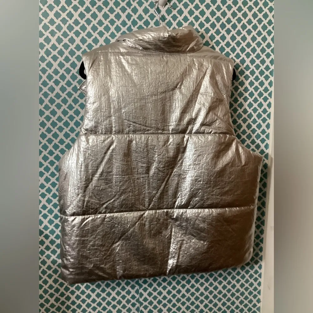 A new day women’s puffer vest NWT - Image 9