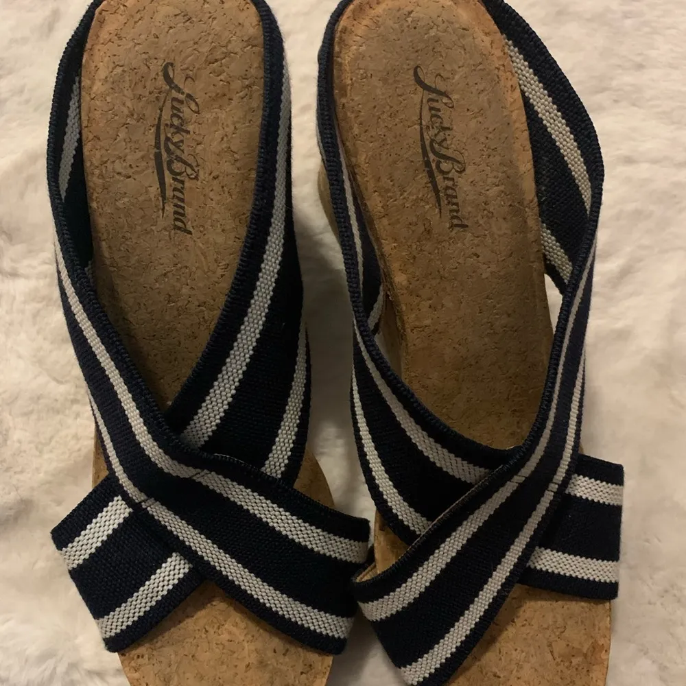 Lucky Brand Miller Nautical Navy Blue Striped Cork
Wedge Sandals Women's Sz 10 - Image 3