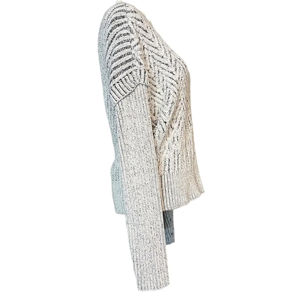 DKNY Jeans Women’s Drop Shoulder Herringbone Crop Sweater Size Large Gray - Image 6