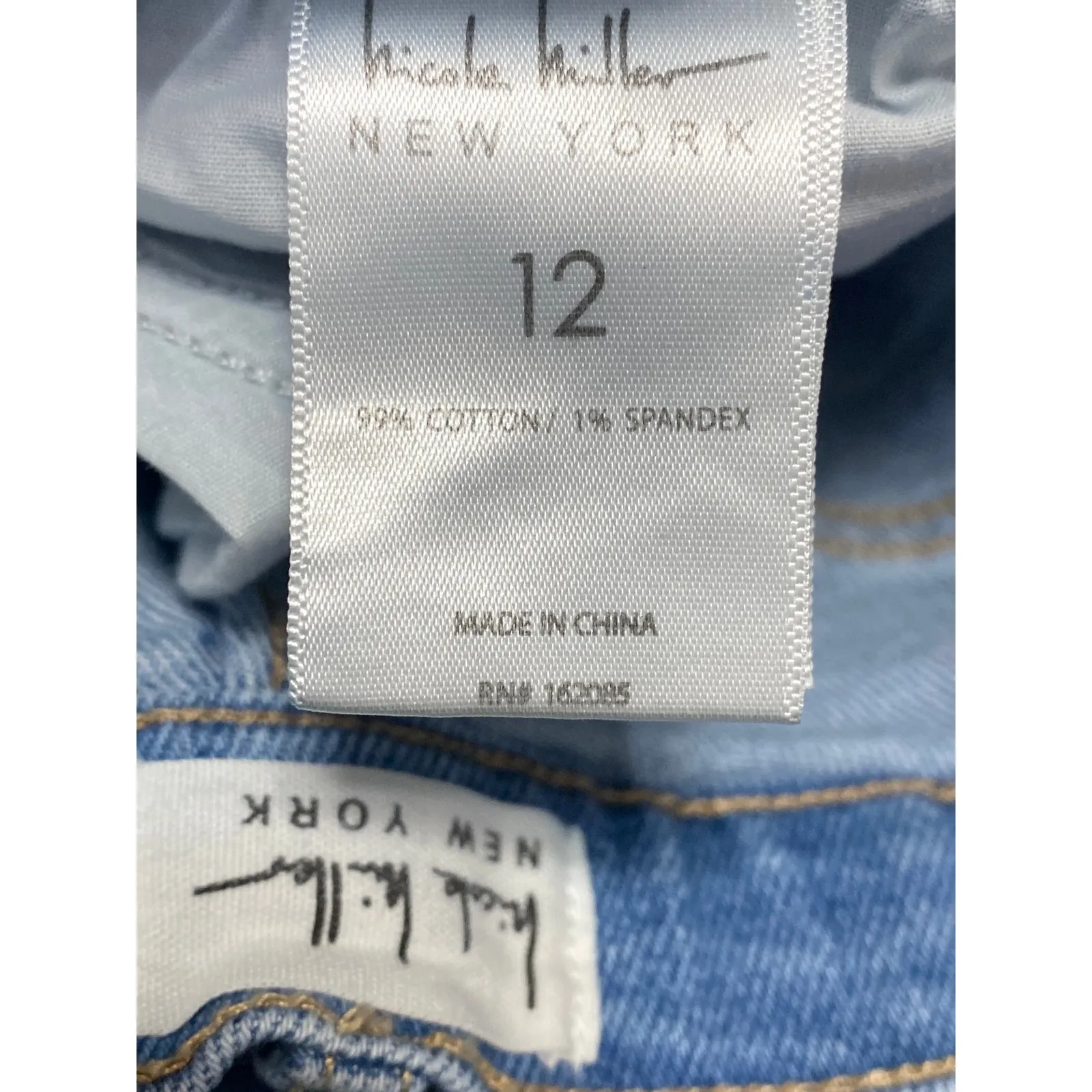 Nicole Miller Blue High Waisted Frayed Hem Wide Leg Denim Boyfriend Shorts Sz 12 - Image 4