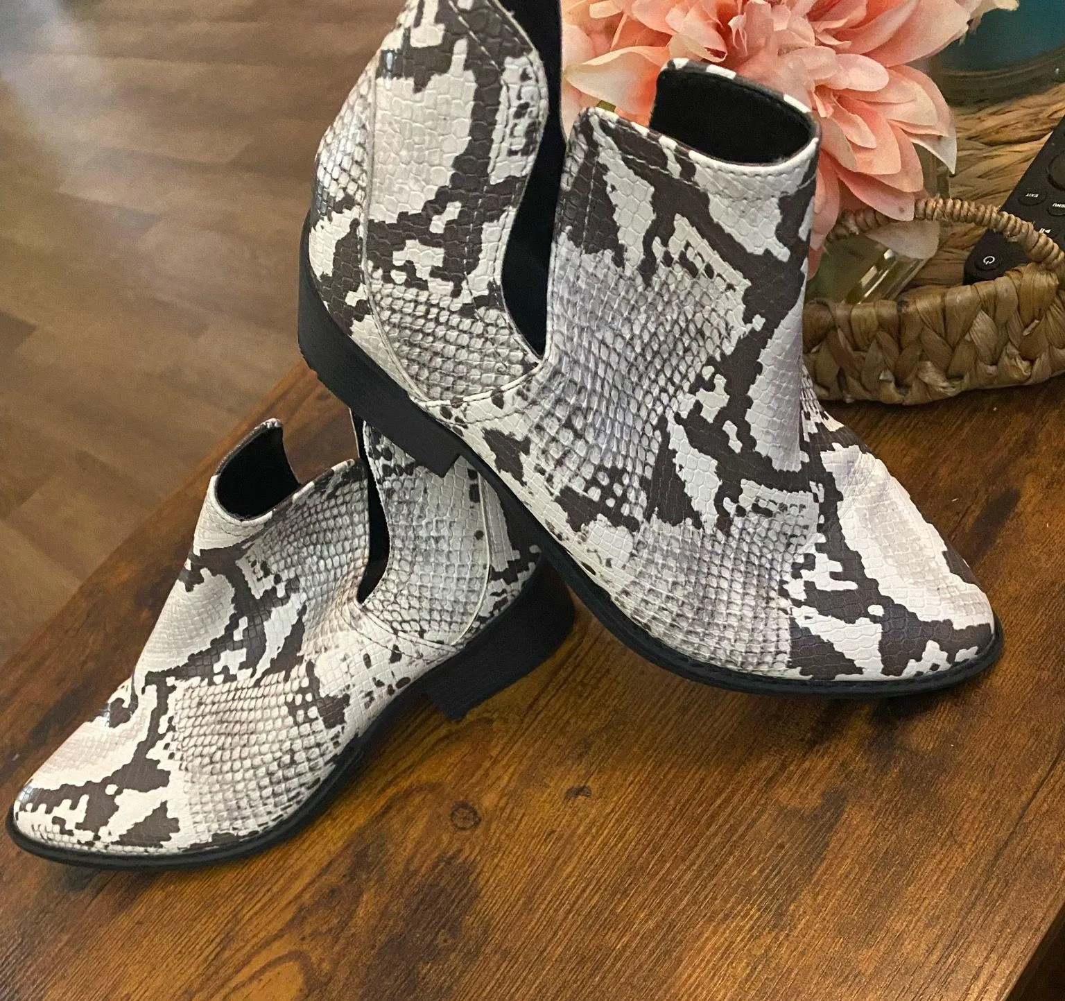 Intaglia Adelin Women’s Boots  - Image 3