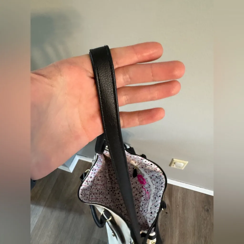 Betsey Johnson  Panda Purse - Image 7