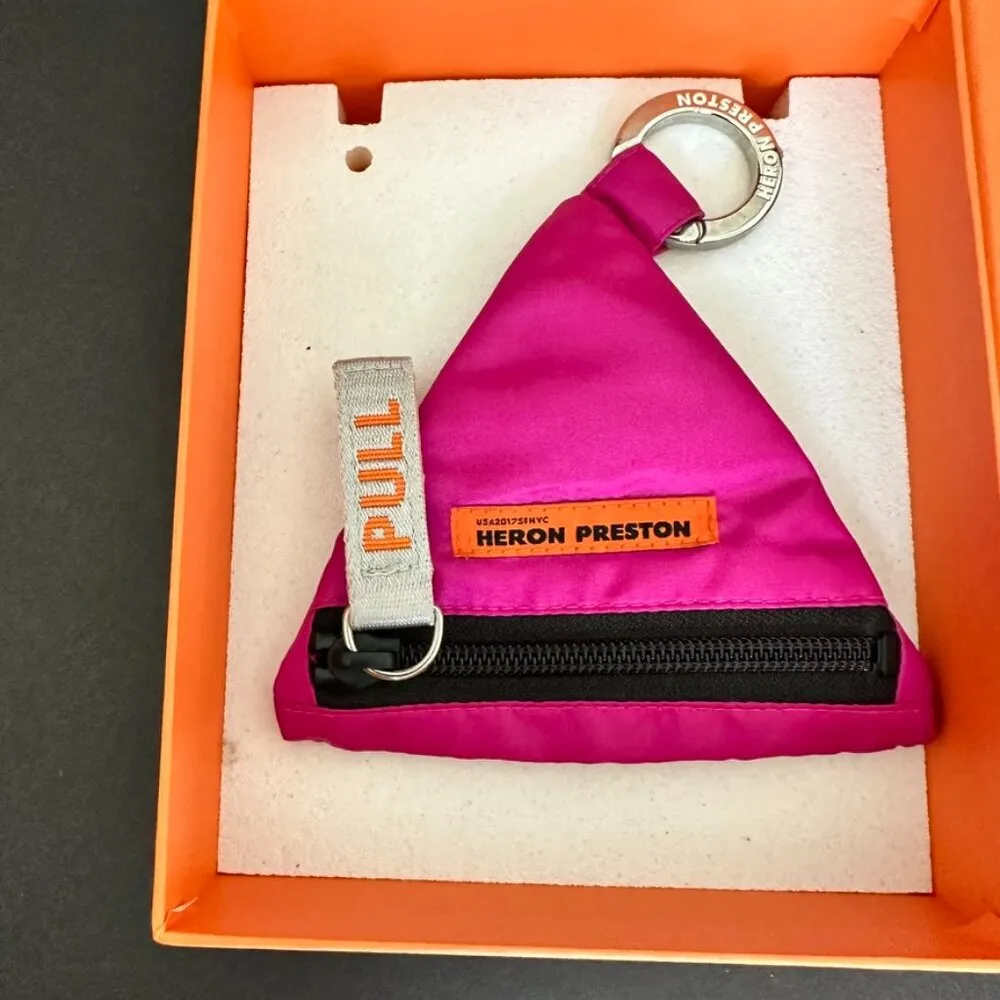 Heron Preston  Triangle Shaped Keyring with Coin Holder - Image 2