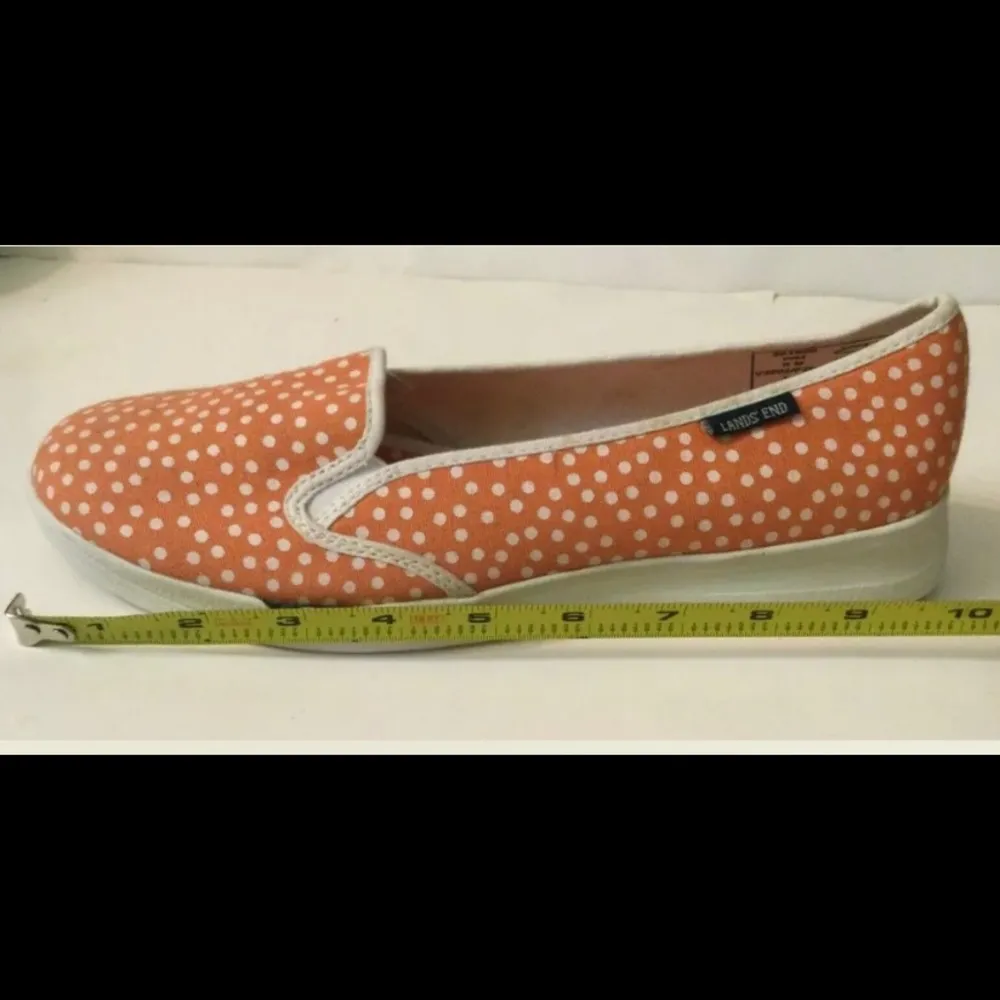 Women's EUC slip on sneakers - Image 4