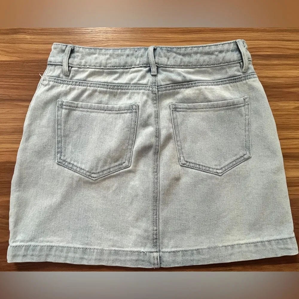 Pac Sun Denim Skirt Criss Cross Detail Light Wash Size 25 - Image 2