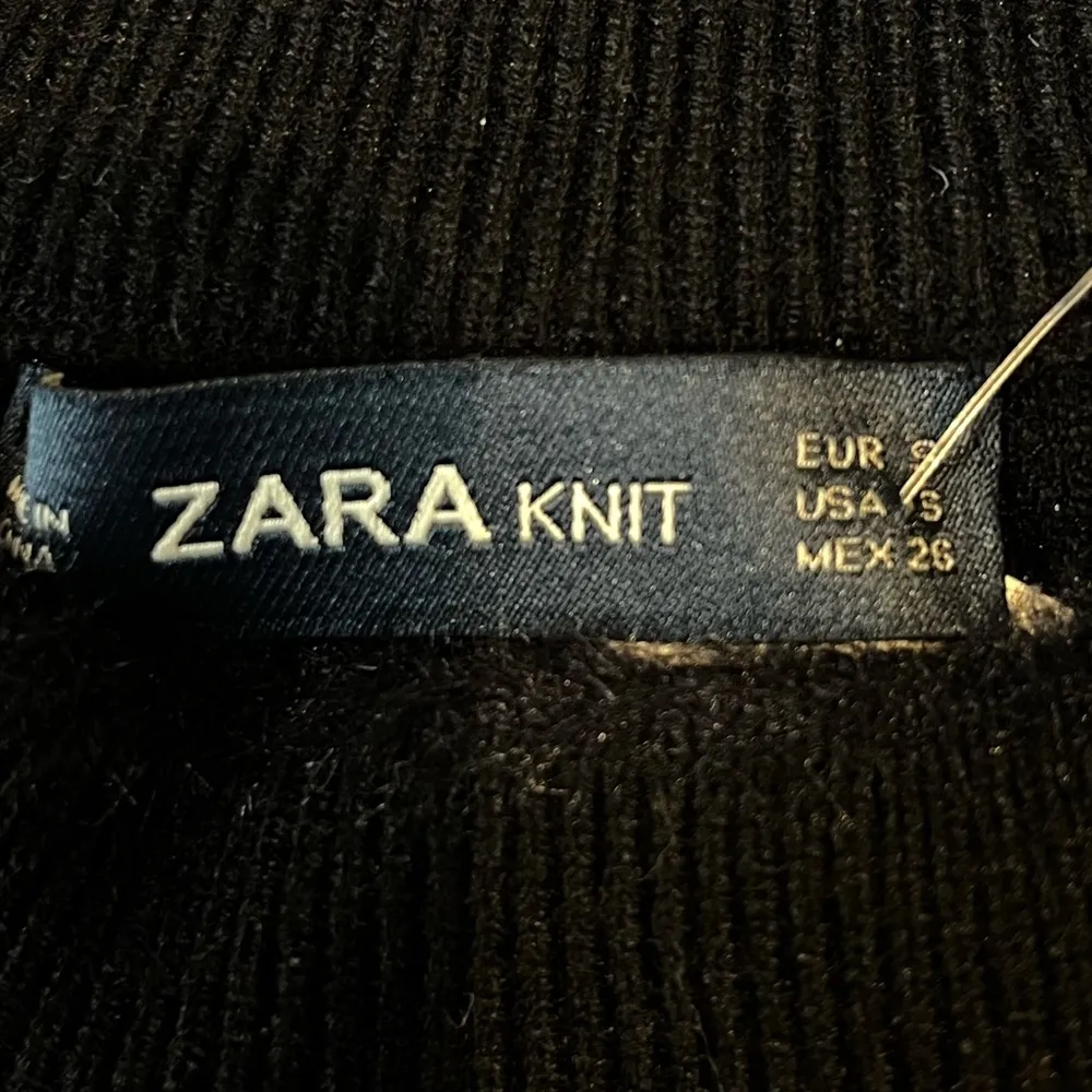 Zara Knit Faux Fur Trim Short Sleeve Sweater Black Size Small - Image 5