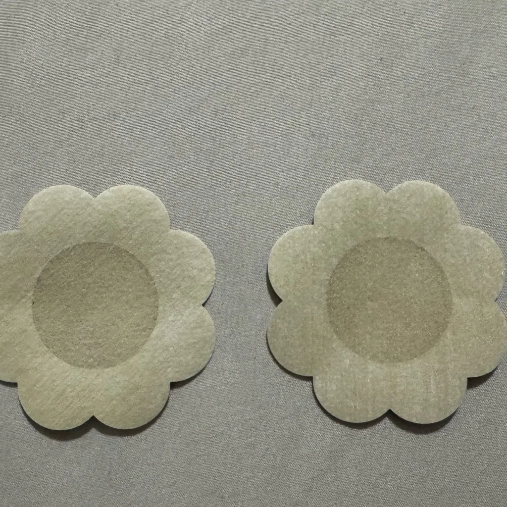 Black Strapless Adhesive Bra with Front Clasp + Reusable Nipple Covers Size undefined - Image 5