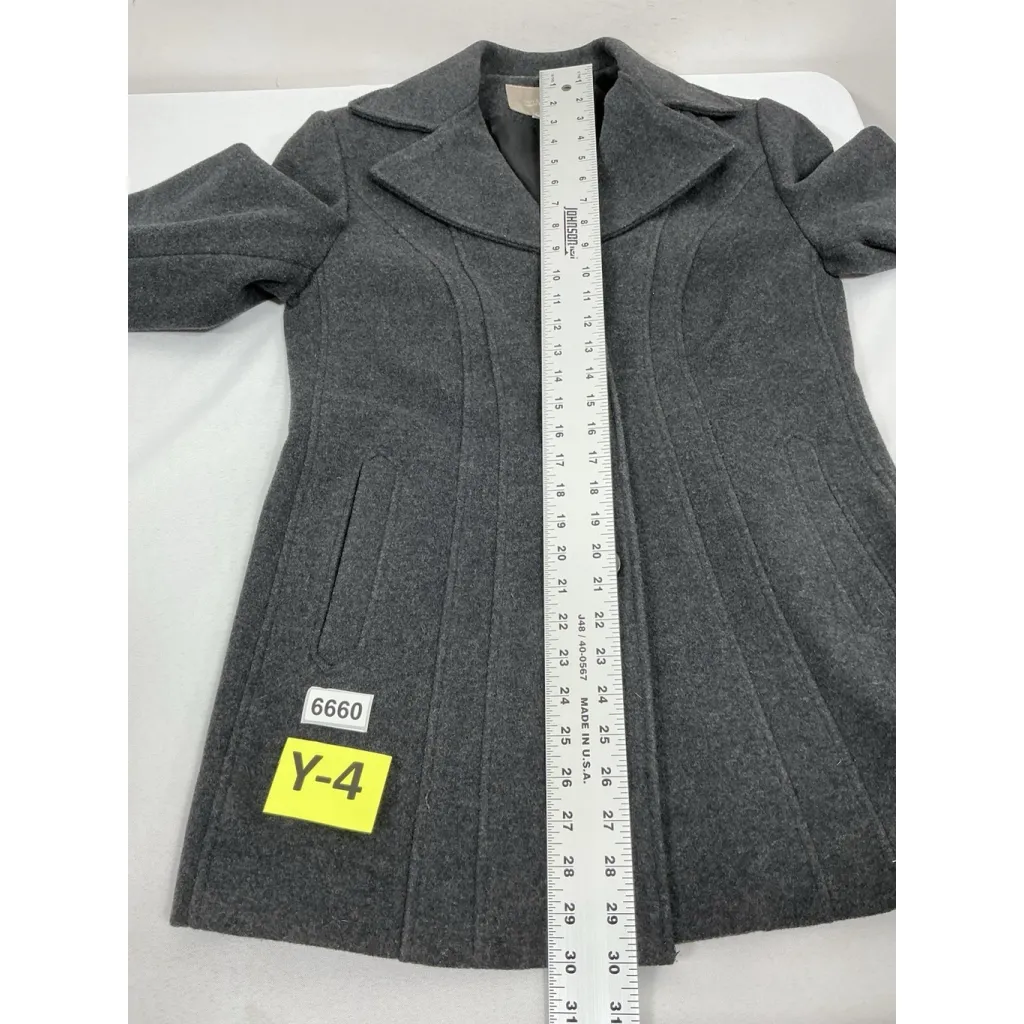 Womans Excellent Condition Croft & Barrow Button Up Pea Coat Small Gray - Image 7