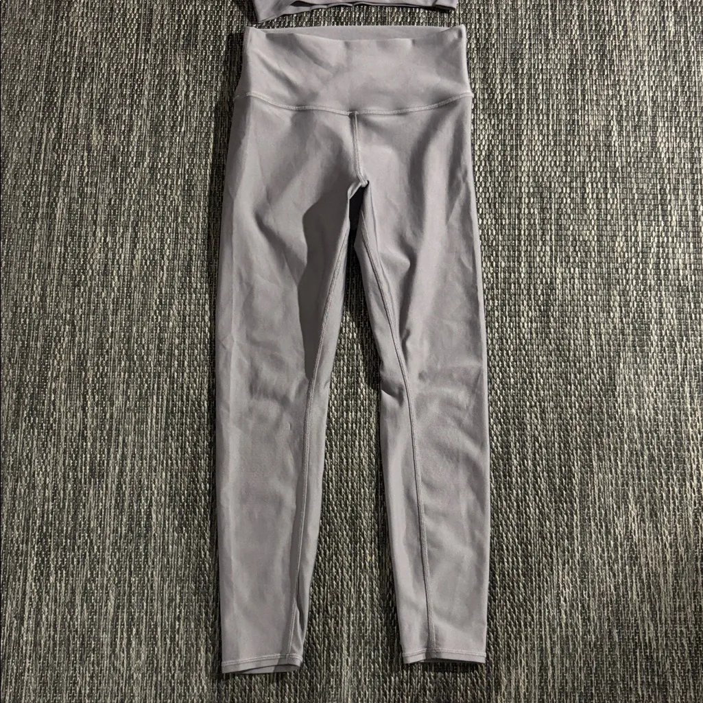 Alo yoga airlift set - Image 3