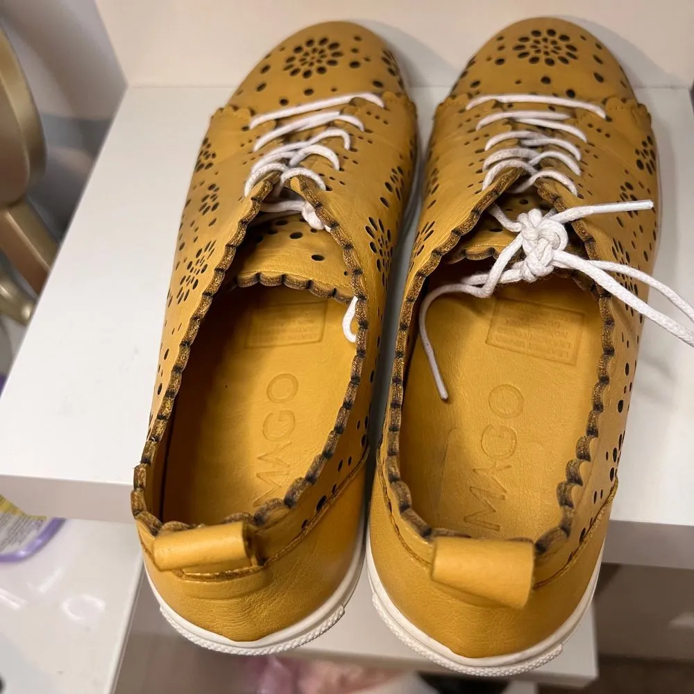MAGO SNEAKER Yellow Floral Cutout Leather Sneakers w/Scalloped Edges - Image 5