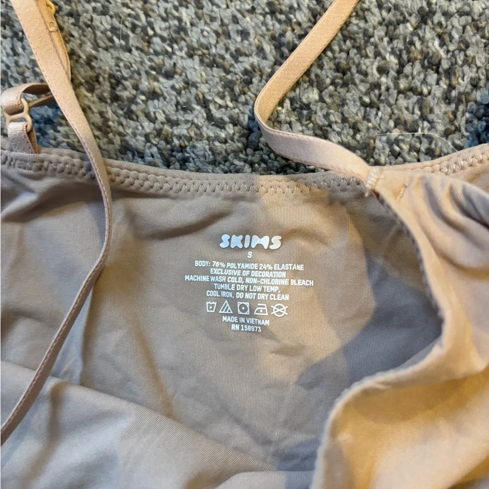 Skims Fits Everybody Cami Bodysuit - Image 2