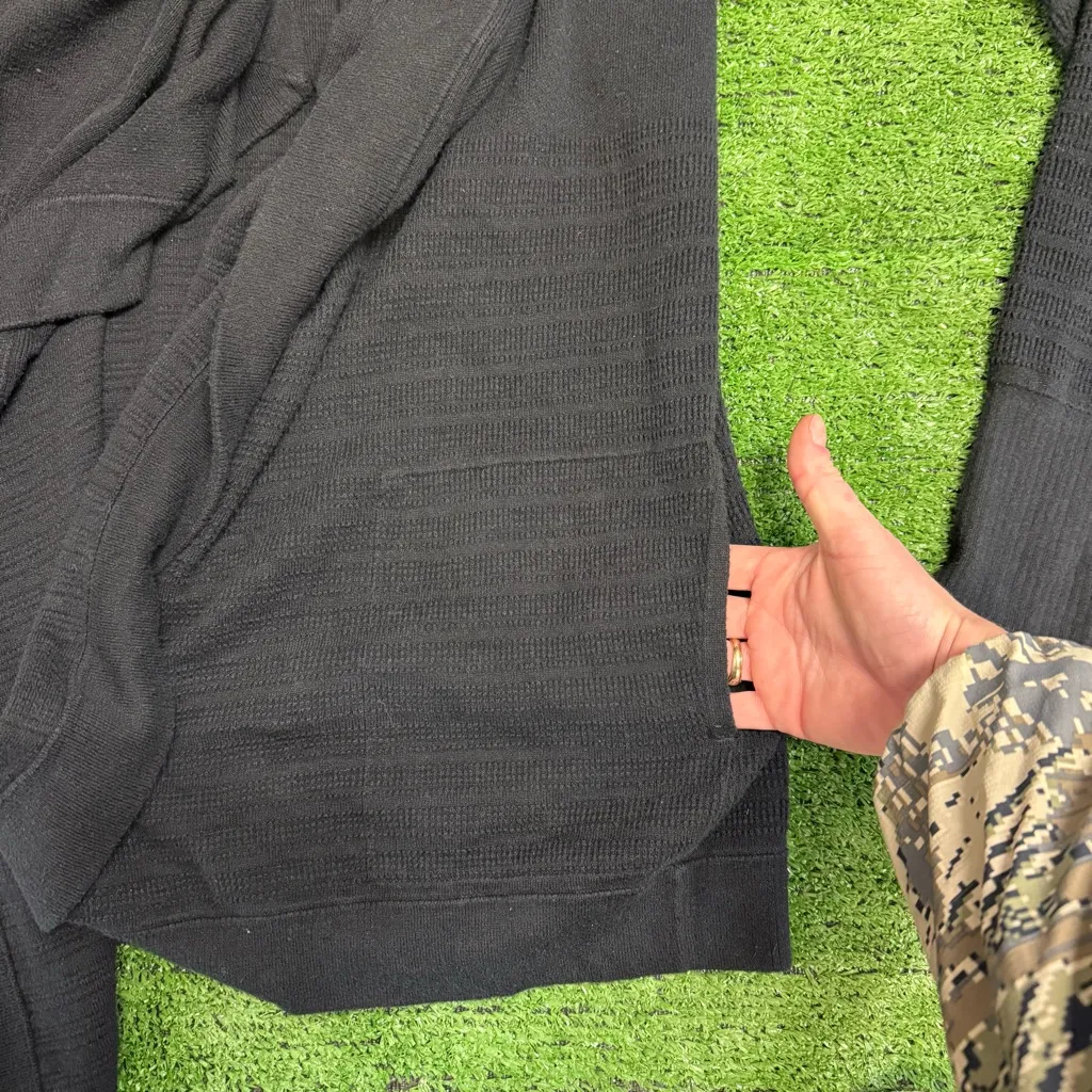 Lululemon Find Your Calm Wrap in Black, Size L ? - Image 7