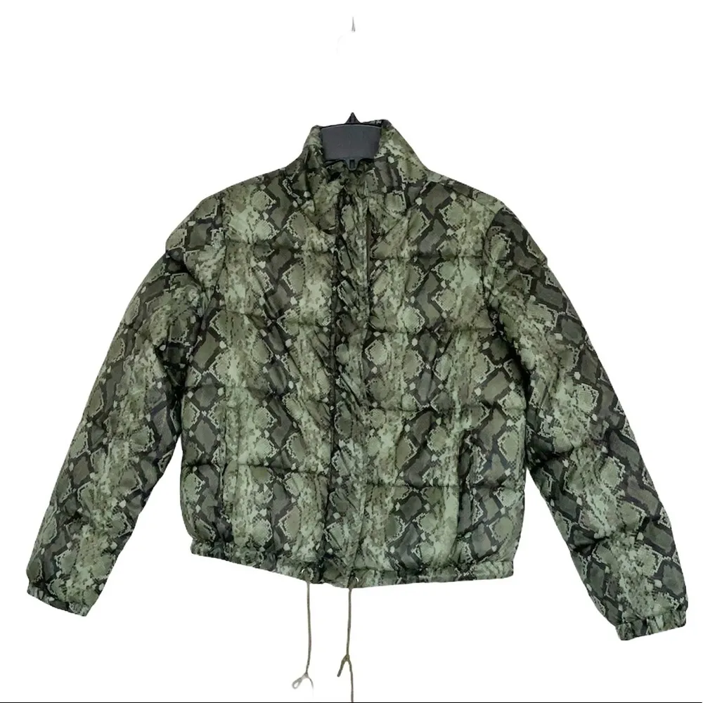 NWT Ashley By 26 Green Snake Print Puffer Jacket - Image 7
