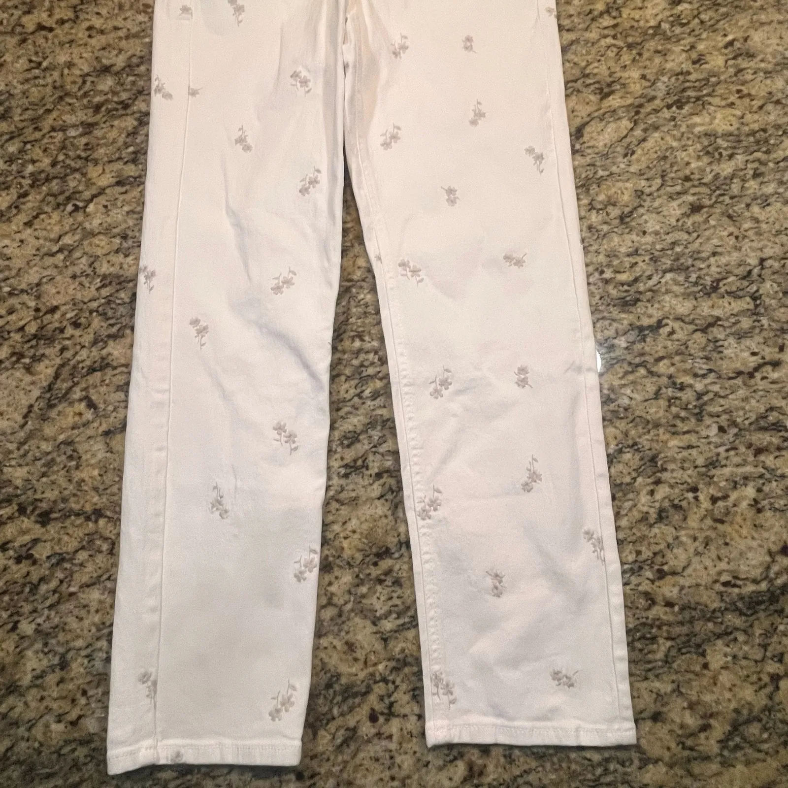 NWT‎ Seven7 Women’s Size 6 90’s Straight Jean Cream Embroidered High Rise Floral - Image 3