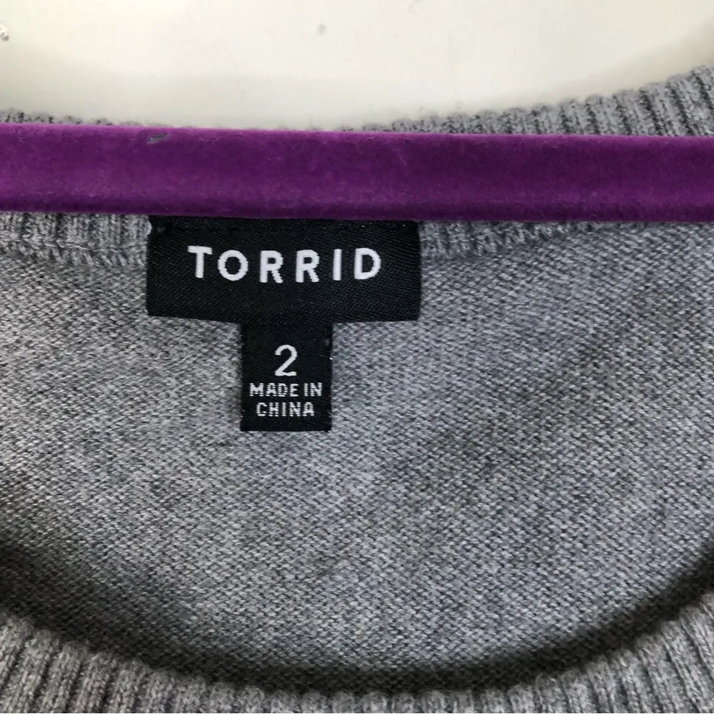 Torrid Grey Sequin Lipstick Raglan Sweater 2X - Image 83
