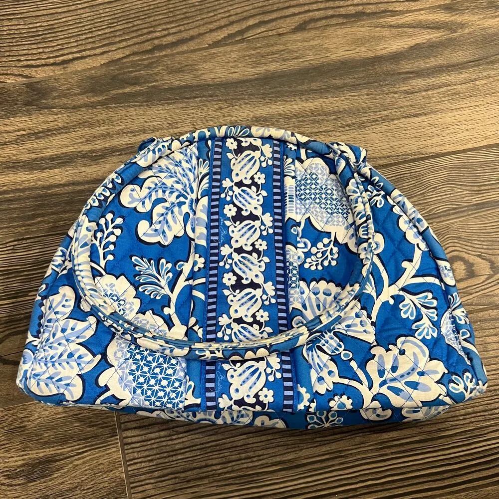 Vera Bradley Blue and White Floral Handbag - Image 2