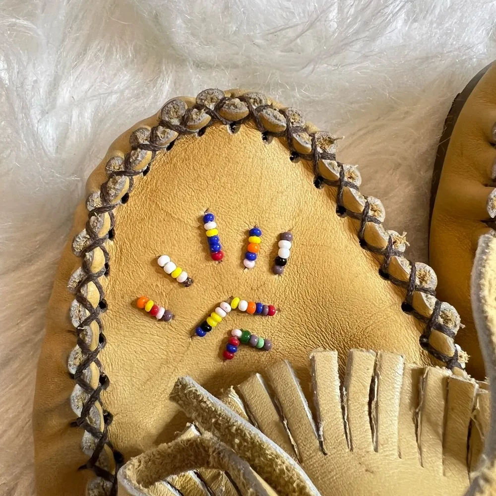 Leather Moccasins Woman’s Size 7 Beaded Fringe Soft leather made in Canada - Image 11