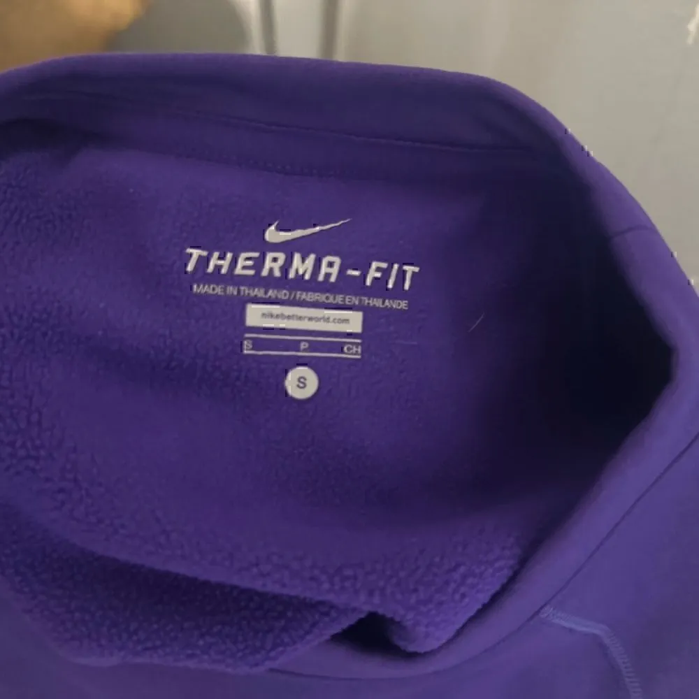 Nike ThermaFit Womens Small Purple Sweatshirt - Image 5