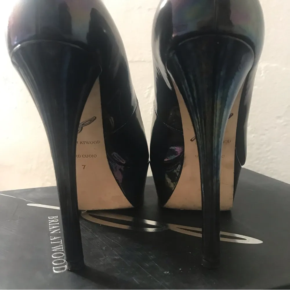 BRIAN ATWOOD stiletto platform patent leather high heels purple green sz 7 EUC - Image 8