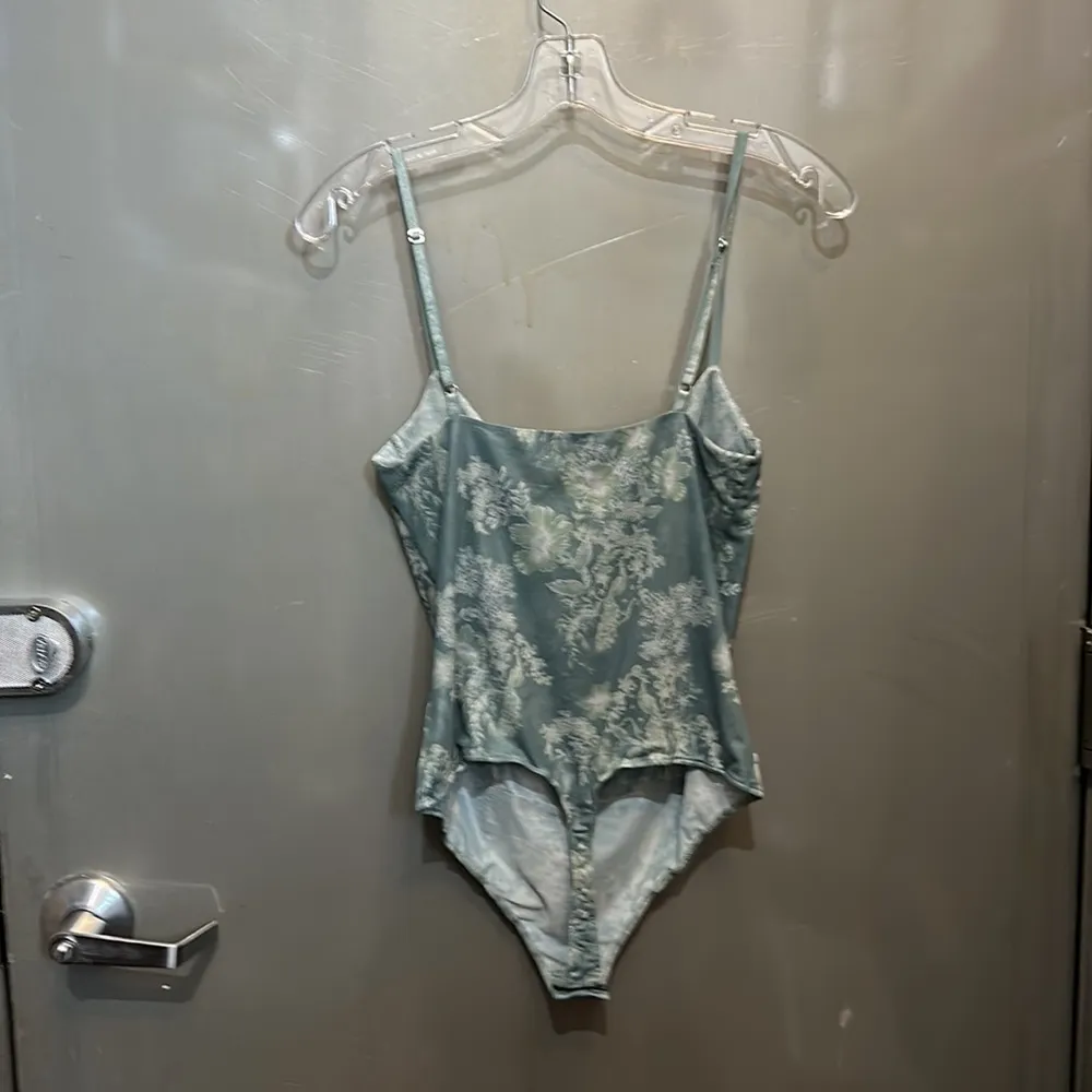 Intimately  Printed Night Rhythm Bodysuit Sage Combo L NWT - Image 5