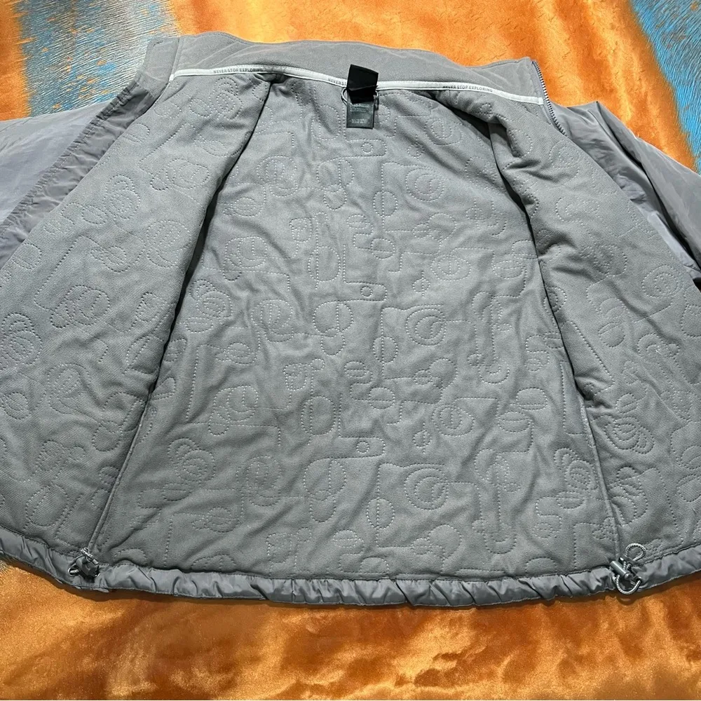 The North Face Insulated Jacket gray silver small - Image 4