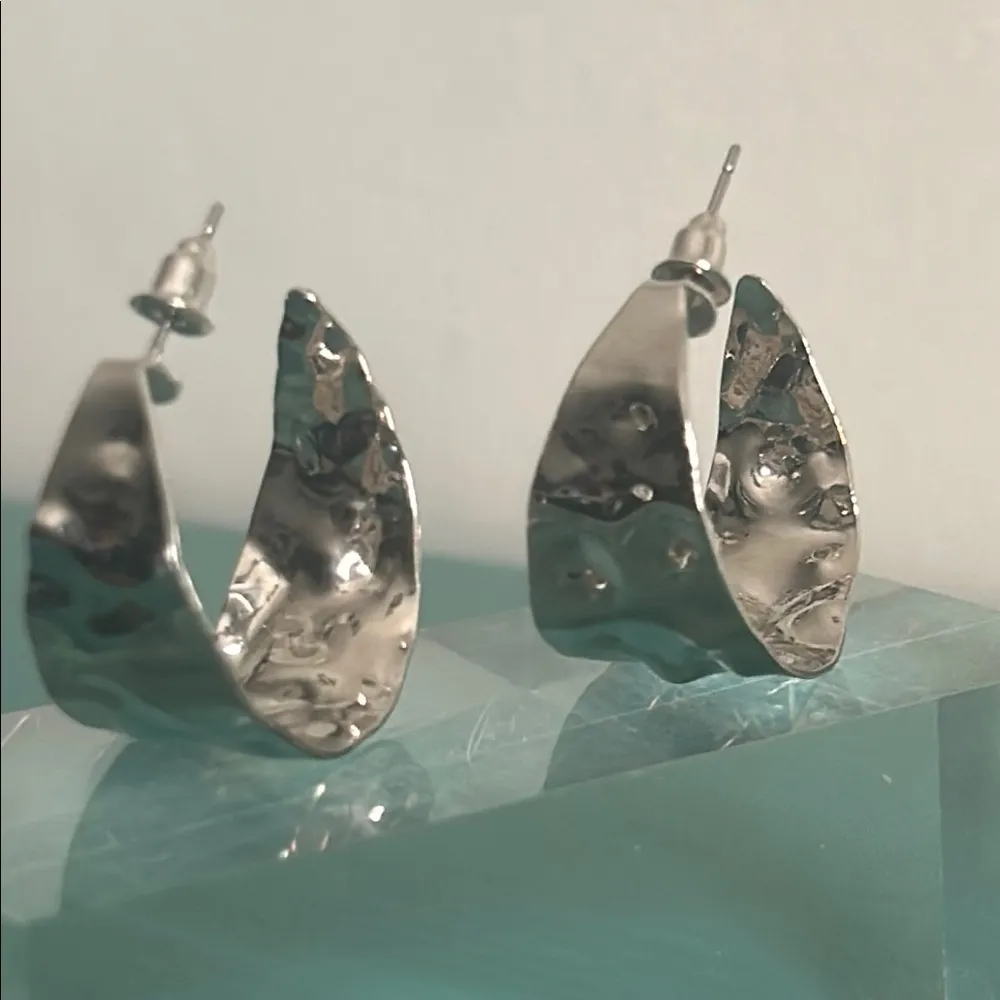 3 Pair Set of Textured Silver Tone Hoop Dangle Fashion Earrings - Image 7