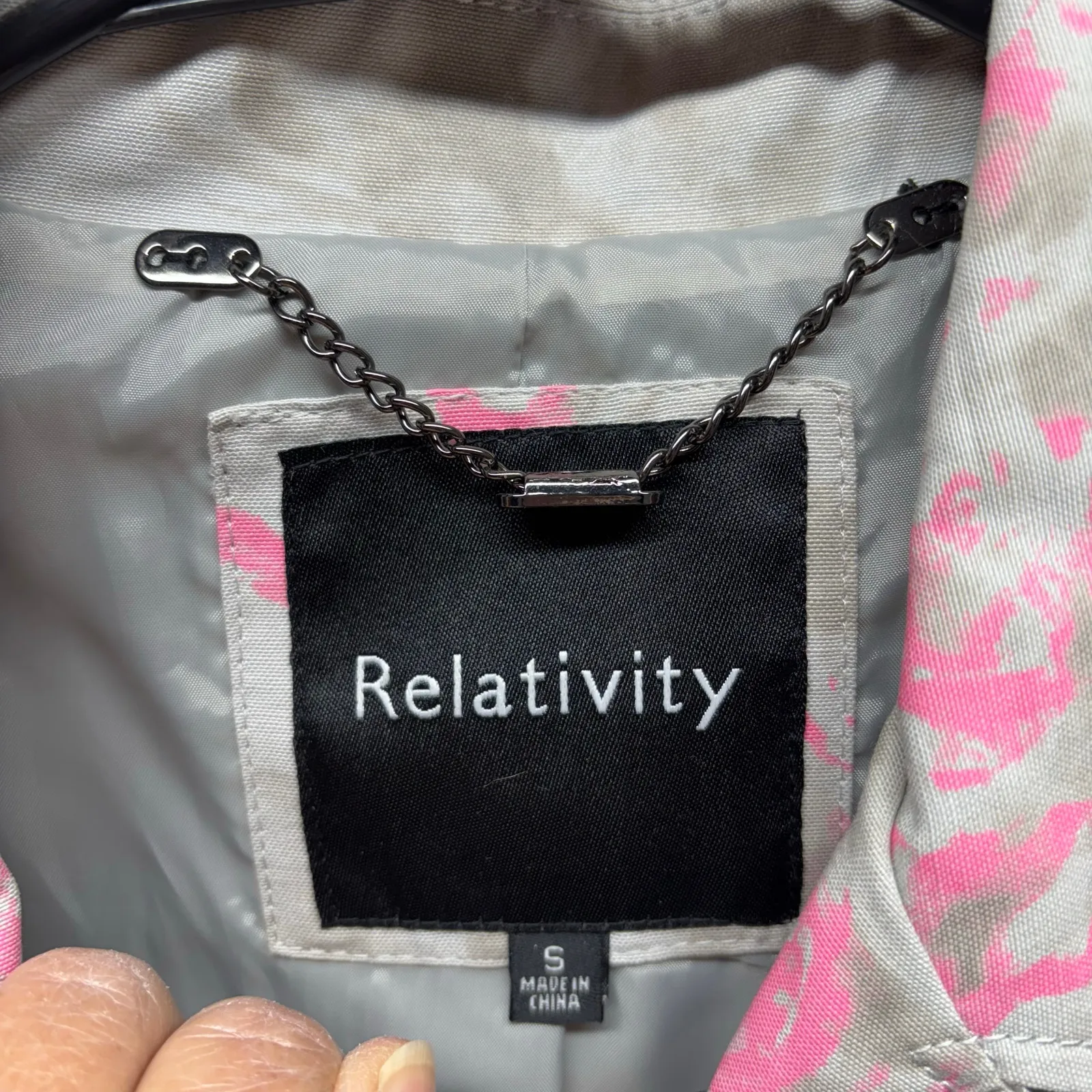 Relativity‎ Gray and Pink Pattern Trench Coat - Small - Image 2