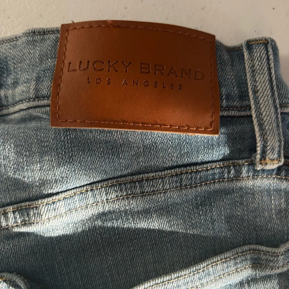 Lucky Brand Bridgette high rise skinny jeans ankle raw hems size 2 26 light wash - Image 10