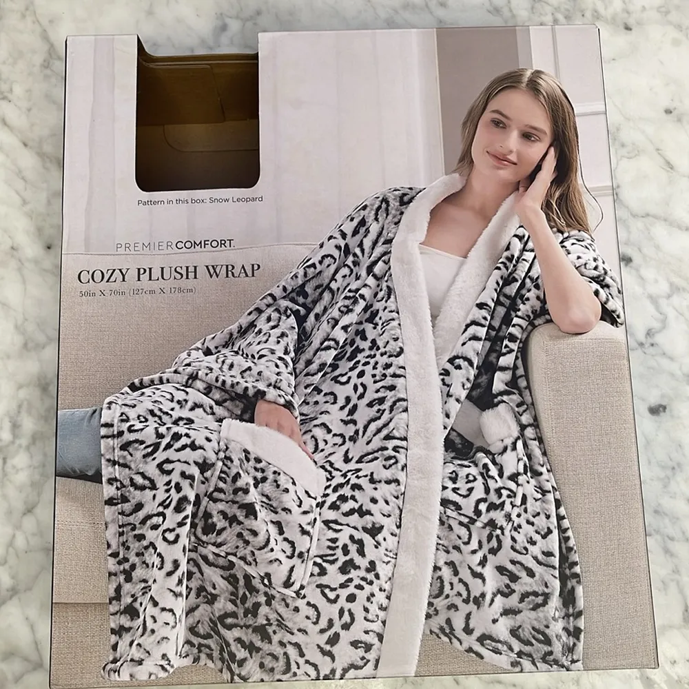 Women’s cozy plush wrap 50 in x 70 in White Size undefined - Image 3