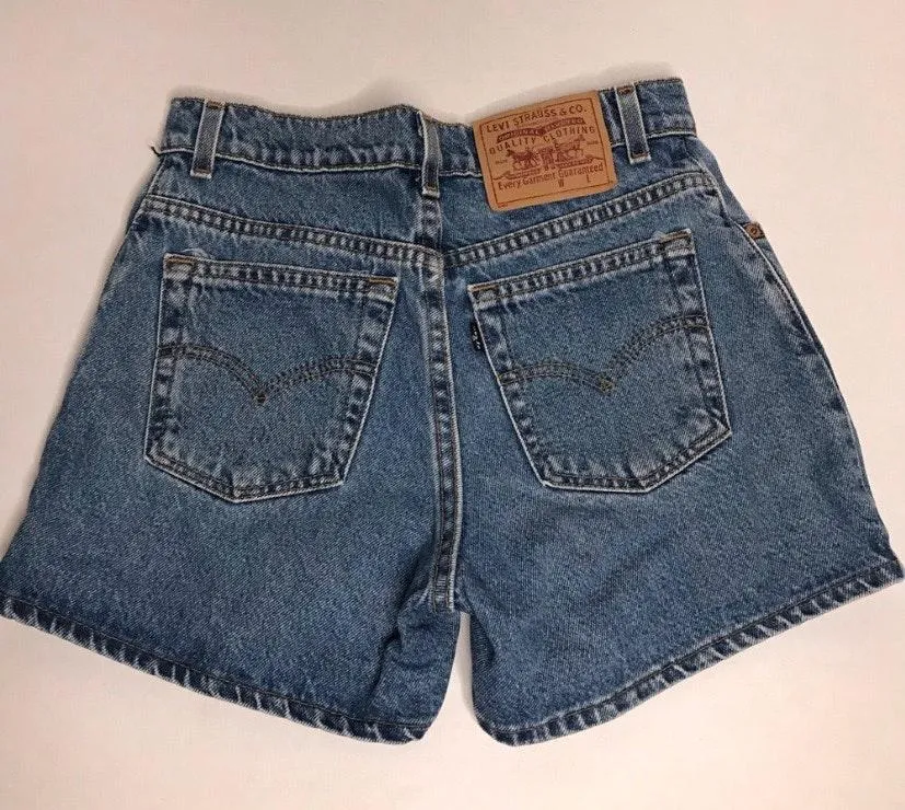 Levi’s high waisted button up shorts - Image 2