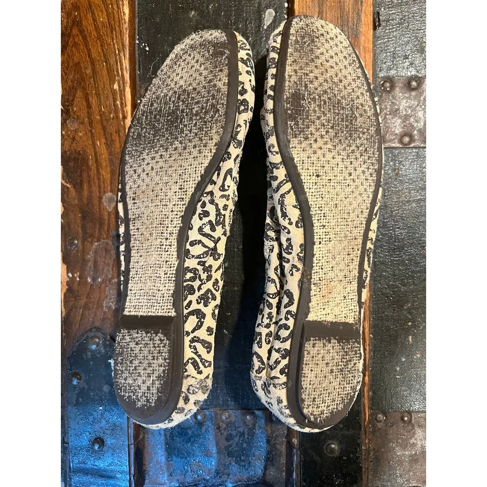 TOMS Slip On Animal Print Casual Flats Shoes Womens Size US 8 - Image 4