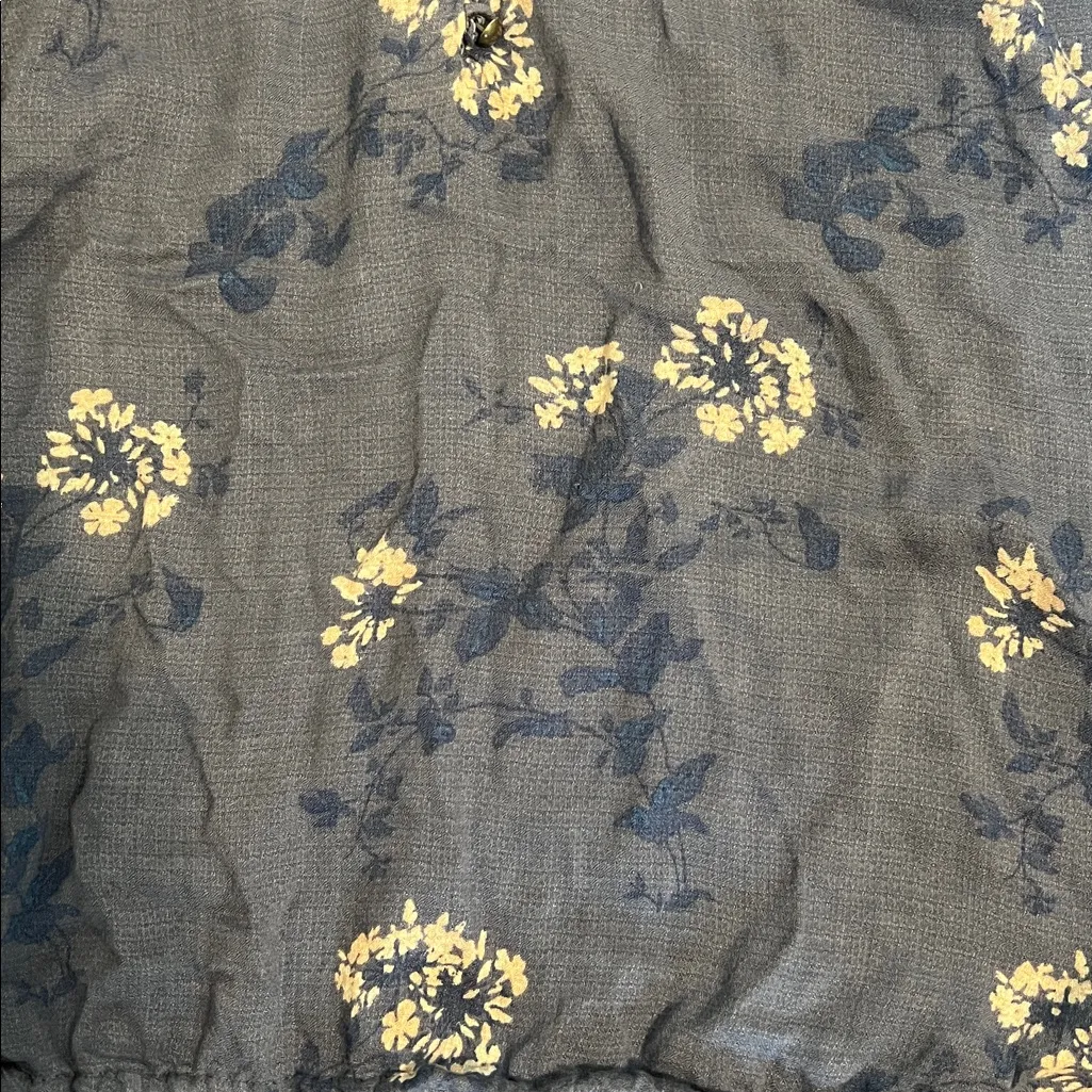 Lucky Brand Blue and White Floral Blouse Large - Image 10