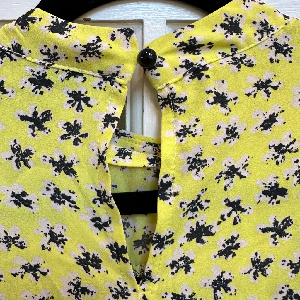 Reclaimed Vintage Yellow Black Floral Rivet Cut Out Chic Blouse Size 10 Medium M - Image 5