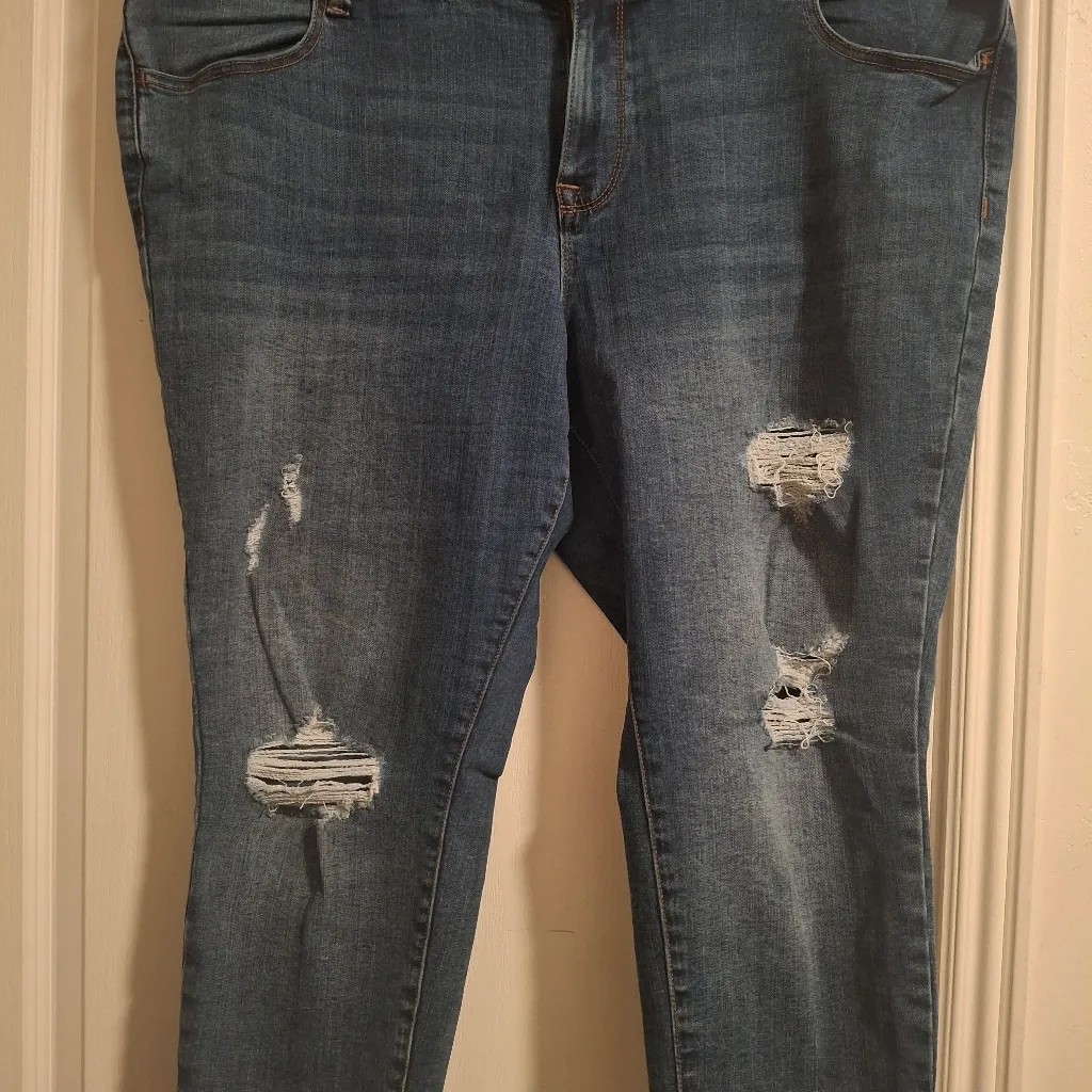 Maurices 20XS Distressed Blue Jeans for Women - Image 9