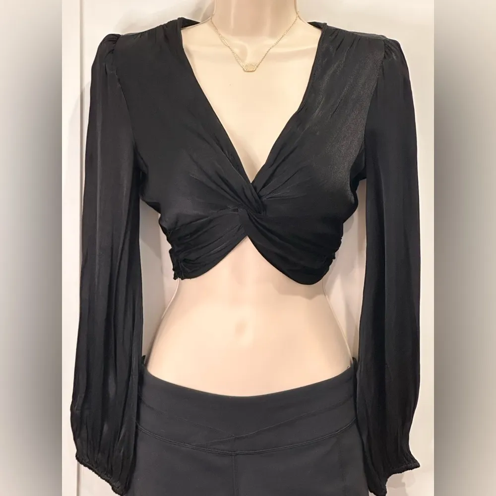 ASTR The Label Nix Long Sleeve Top Medium Black Satin Cropped Party - Image 5