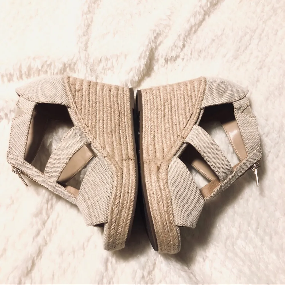 A New Day Beautiful wedges! Size 6 Tan - Image 4