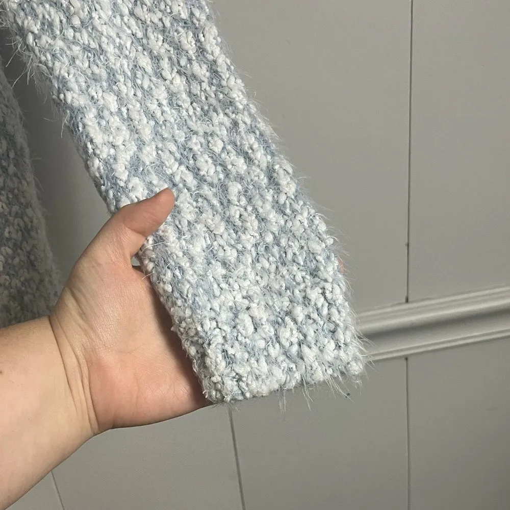 Buffalo David Bitton Soft Knit Blue Crewneck Eyelash Sweater Size Small - Image 4