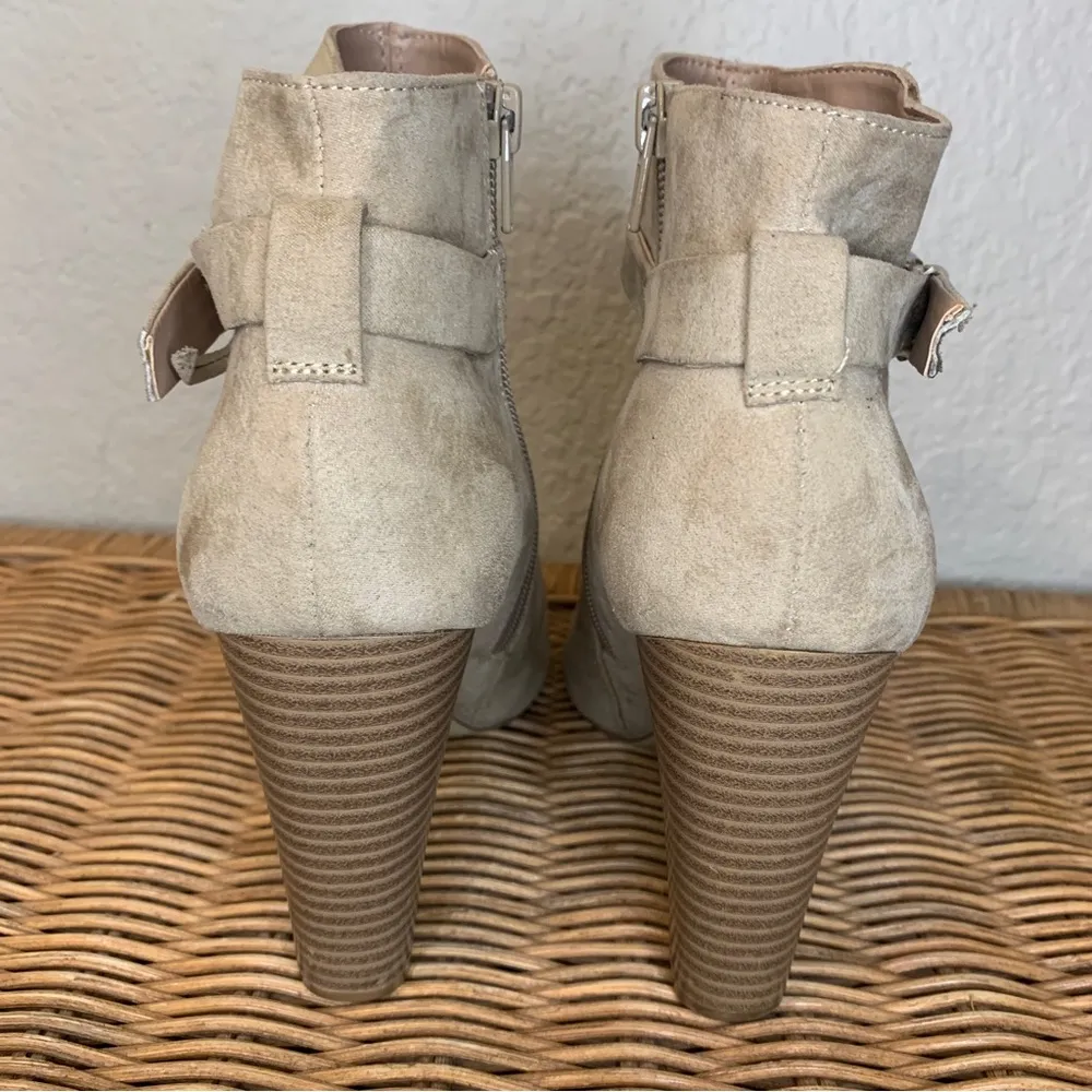 Penny Loves Kenny Women's Ankle Boots Size 7.5 Tan Cut Out Heel - Image 7